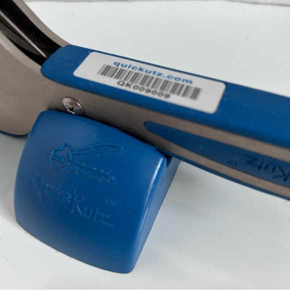 Quickutz BLUE Squeeze die cutting hand tool with cradle & 7-pc dies - Picture 5 of 16